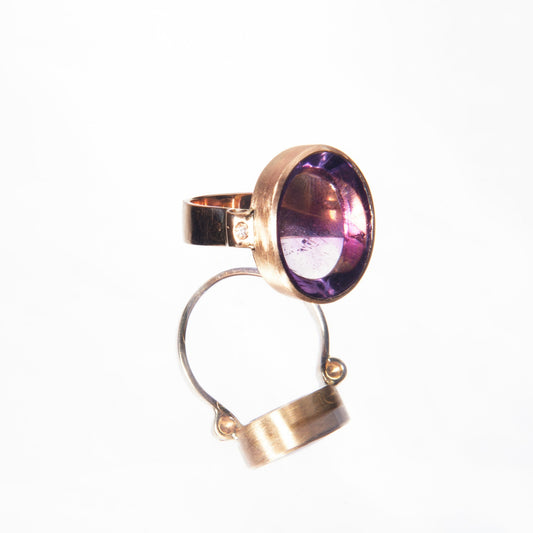 18K yellow gold , amethyst and diamond ring. Made in Italy